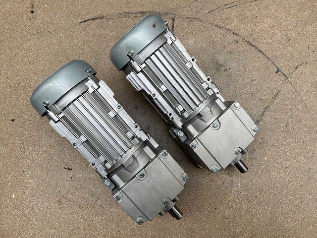 Lenze g500-h100 motorreductor (2x) - afbeelding 5 van  8