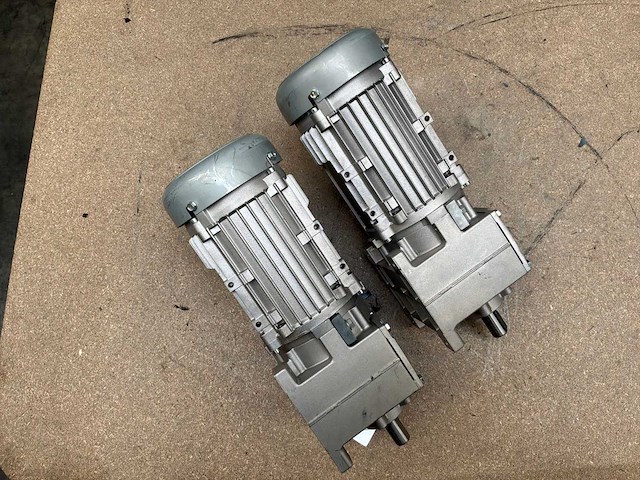 Lenze g500-h100 motorreductor (2x) - afbeelding 6 van  9