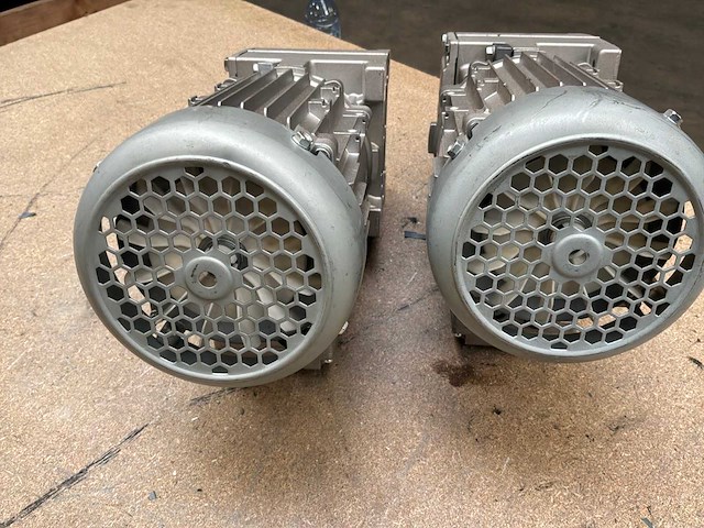 Lenze g500-h100 motorreductor (2x) - afbeelding 7 van  9