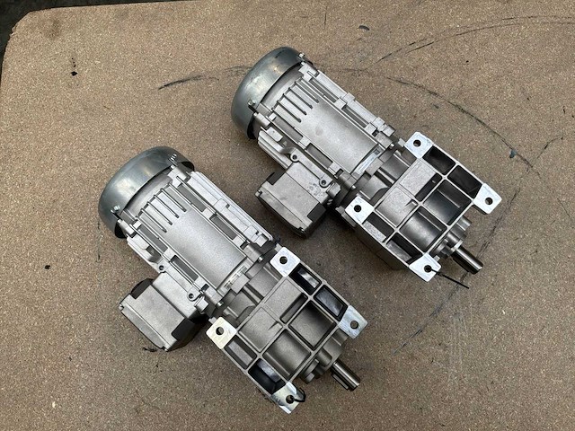 Lenze g500-h100 motorreductor (2x) - afbeelding 4 van  8