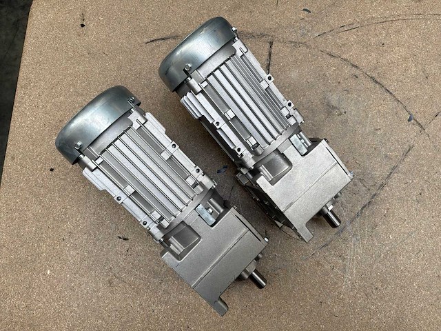 Lenze g500-h100 motorreductor (2x) - afbeelding 5 van  8