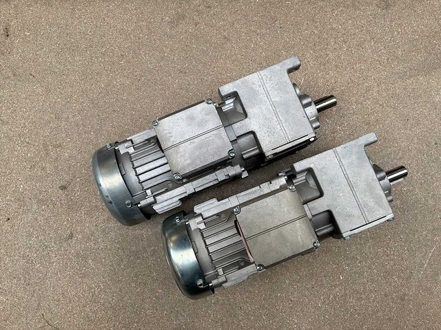 Lenze g500-h100 motorreductor (2x) - afbeelding 4 van  9