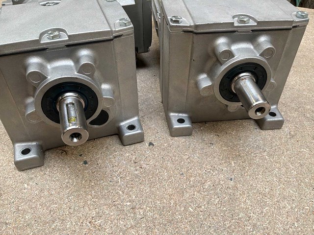 Lenze g500-h100 motorreductor (2x) - afbeelding 7 van  9