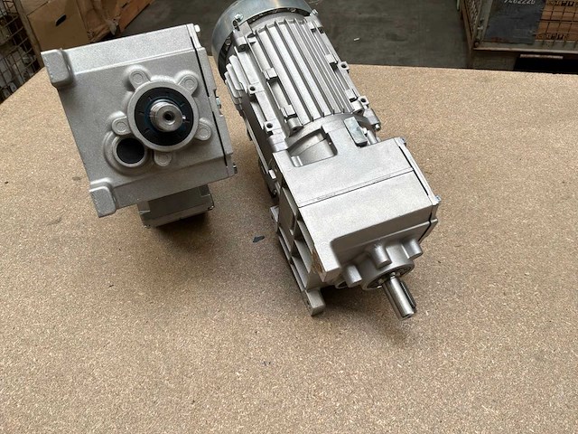 Lenze g500-h100 motorreductor (2x) - afbeelding 6 van  9