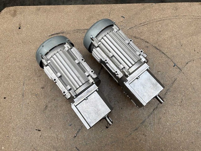Lenze g500-h45 motorreductor (2x) - afbeelding 3 van  8