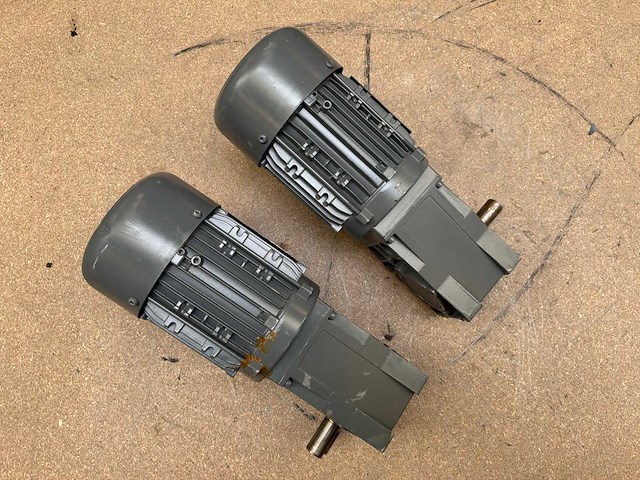 Lenze g500-h45 motorreductor (2x) - afbeelding 4 van  8