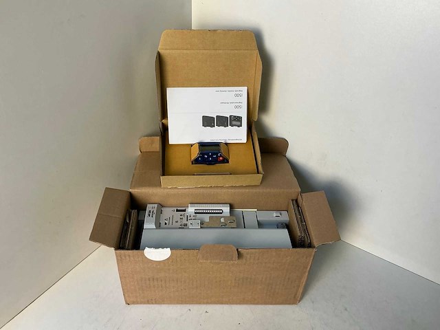 Lenze i510 i51be275f10v10000s frequentieregelaar - afbeelding 1 van  8