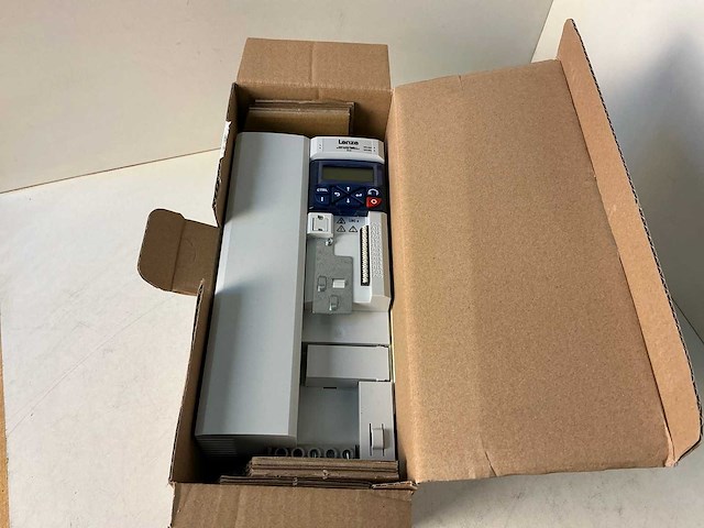 Lenze i510 i51be275f10v10000s frequentieregelaar - afbeelding 3 van  8