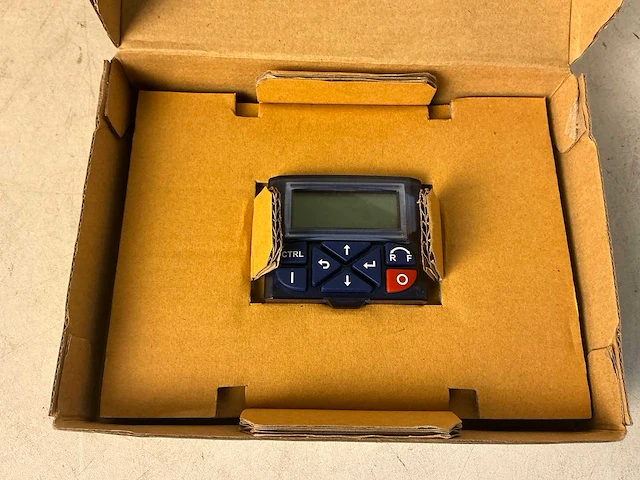 Lenze i51be275f10v10000s frequentieregelaar - afbeelding 7 van  7