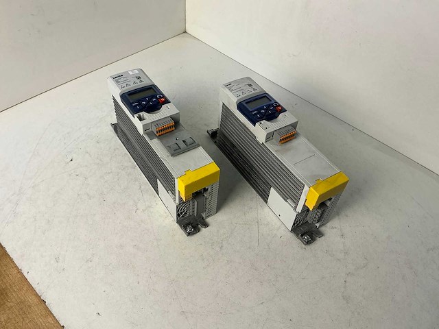Lenze i550 frequentieregelaar (2x) - afbeelding 1 van  7
