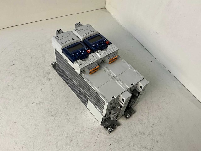 Lenze i550 frequentieregelaar (2x) - afbeelding 1 van  8