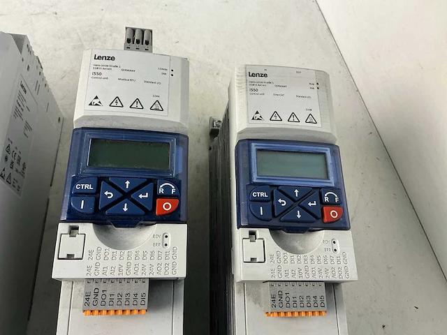 Lenze i550 frequentieregelaar (4x) - afbeelding 2 van  8