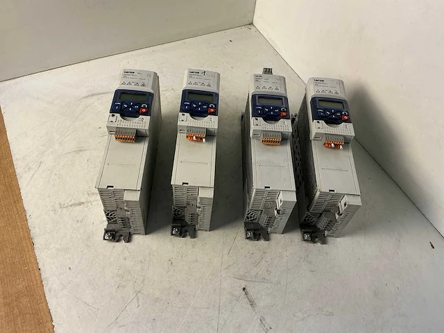Lenze i550 frequentieregelaar (4x) - afbeelding 1 van  10