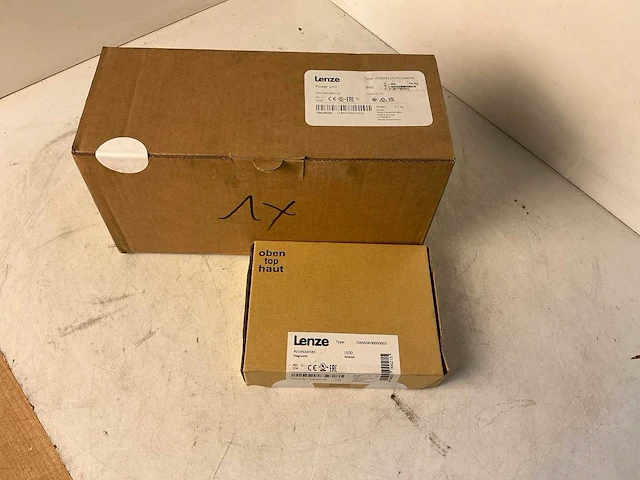 Lenze i5dbe311f10v10000s frequentieregelaar - afbeelding 1 van  8