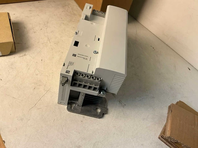 Lenze i5dbe311f10v10000s frequentieregelaar - afbeelding 7 van  8