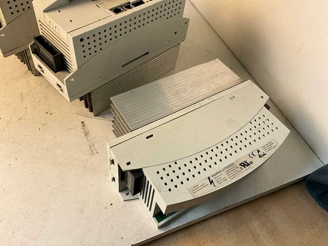 Lenze / kuka servo inverter (4x) - afbeelding 3 van  7