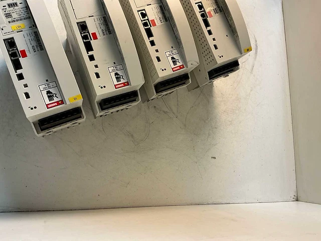 Lenze / kuka servo inverter (4x) - afbeelding 3 van  8