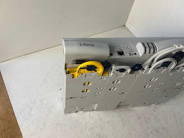 Lenze l-force e94ashe0044 single drive highline frequentieregelaar - afbeelding 4 van  6