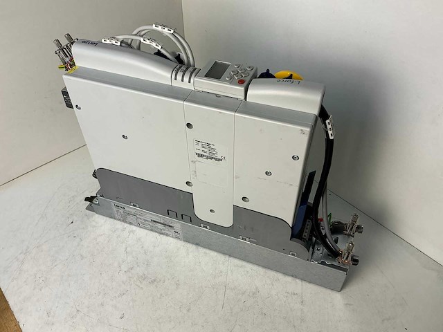 Lenze l-force e94ashe0044 single drive highline frequentieregelaar - afbeelding 6 van  10