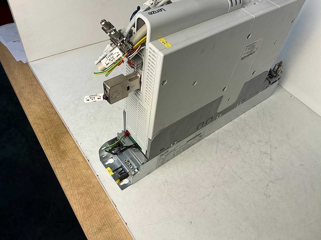 Lenze l-force e94ashe0044 single drive highline frequentieregelaar - afbeelding 4 van  12