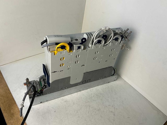 Lenze l-force e94ashe0044 single drive highline frequentieregelaar - afbeelding 5 van  12