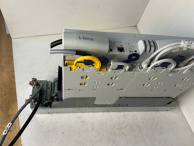 Lenze l-force e94ashe0044 single drive highline frequentieregelaar - afbeelding 8 van  12