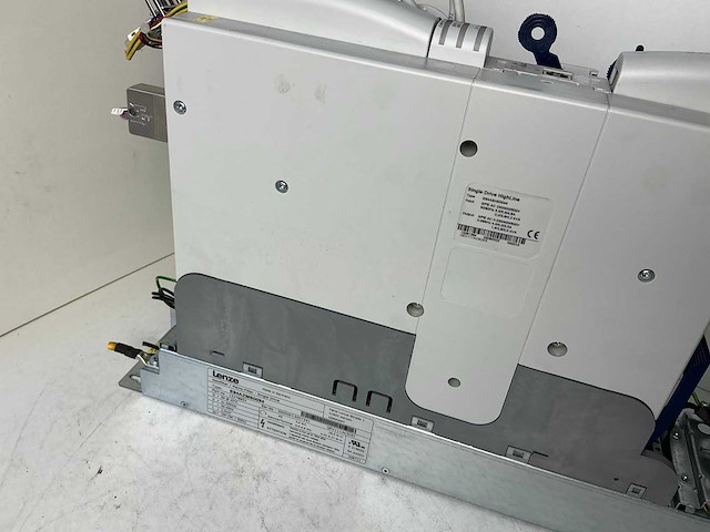Lenze l-force e94ashe0044 single drive highline frequentieregelaar - afbeelding 12 van  12