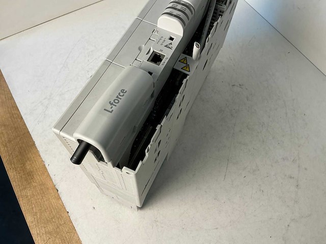 Lenze l-force e94ashe0044 single drive highline frequentieregelaar - afbeelding 5 van  6