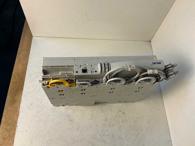 Lenze l-force e94ashe0044 single drive highline frequentieregelaar - afbeelding 2 van  6