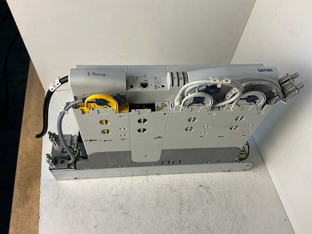Lenze l-force e94ashe0044 single drive highline frequentieregelaar - afbeelding 2 van  9