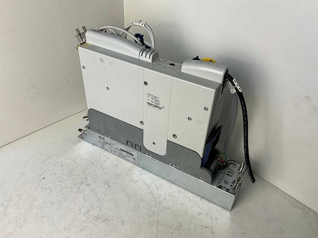 Lenze l-force e94ashe0044 single drive highline frequentieregelaar - afbeelding 5 van  9