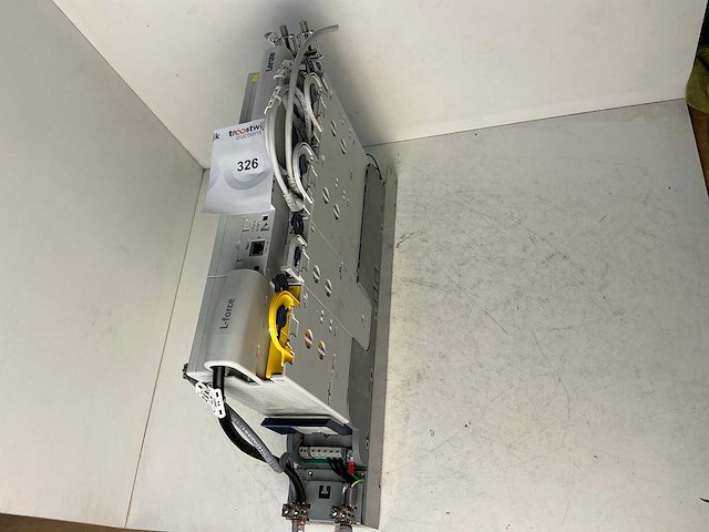 Lenze l-force e94ashe0044 single drive highline frequentieregelaar - afbeelding 3 van  10