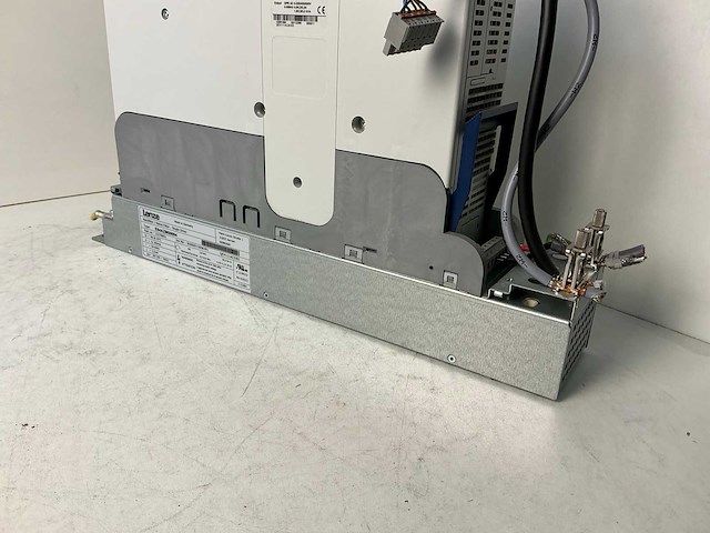 Lenze l-force e94ashe0044 single drive highline frequentieregelaar - afbeelding 8 van  10