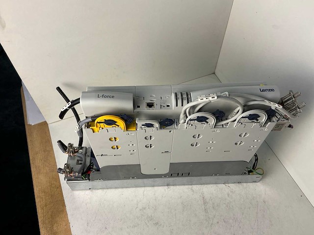 Lenze l-force e94ashe0044 single drive highline frequentieregelaar - afbeelding 2 van  8