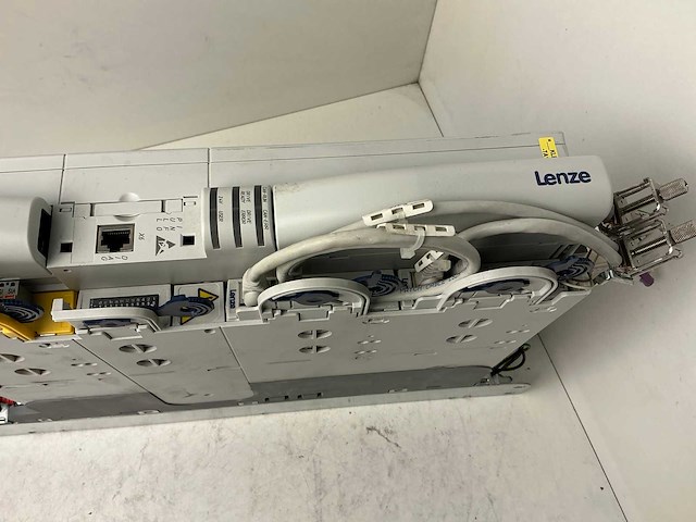 Lenze l-force e94ashe0044 single drive highline frequentieregelaar - afbeelding 4 van  9