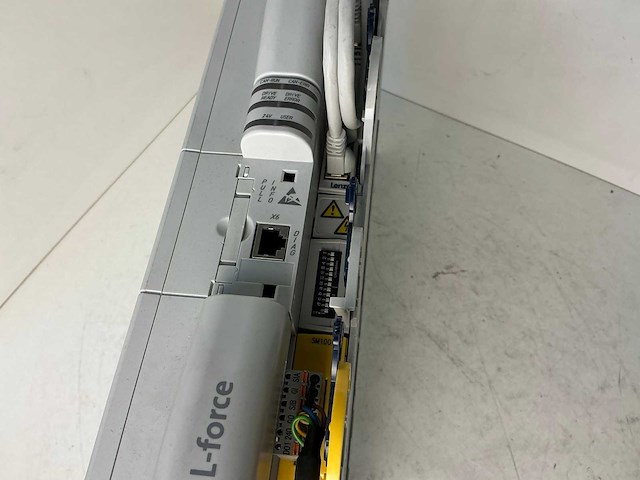 Lenze l-force e94ashe0044 single drive highline frequentieregelaar - afbeelding 5 van  9