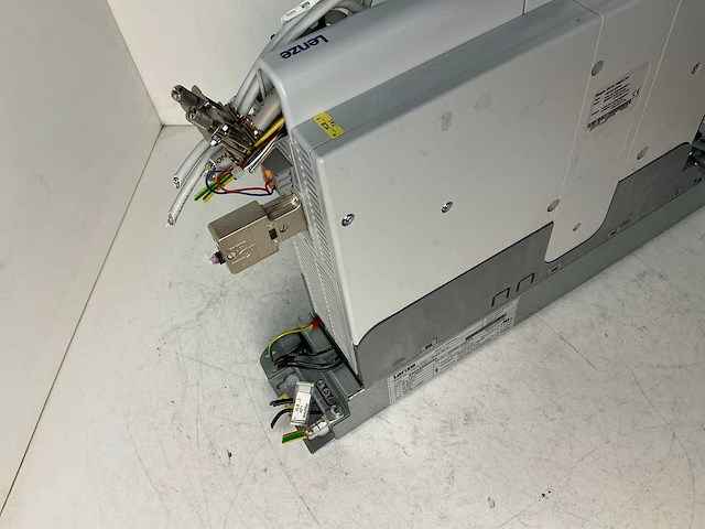 Lenze l-force e94ashe0044 single drive highline frequentieregelaar - afbeelding 9 van  9