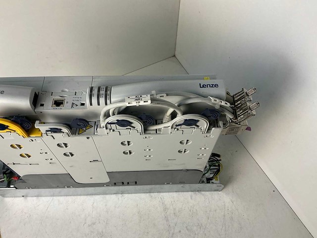 Lenze l-force e94ashe0044 single drive highline frequentieregelaar - afbeelding 4 van  10