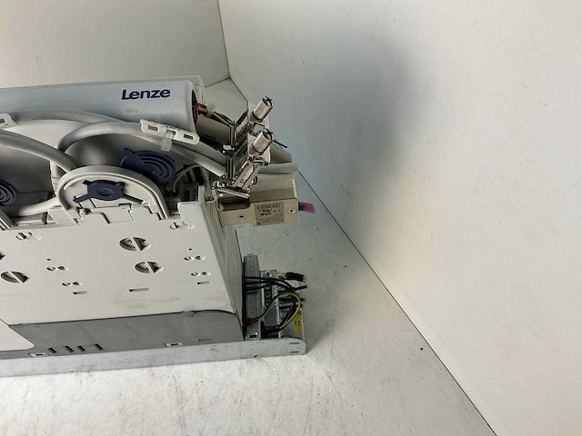 Lenze l-force e94ashe0044 single drive highline frequentieregelaar - afbeelding 6 van  10