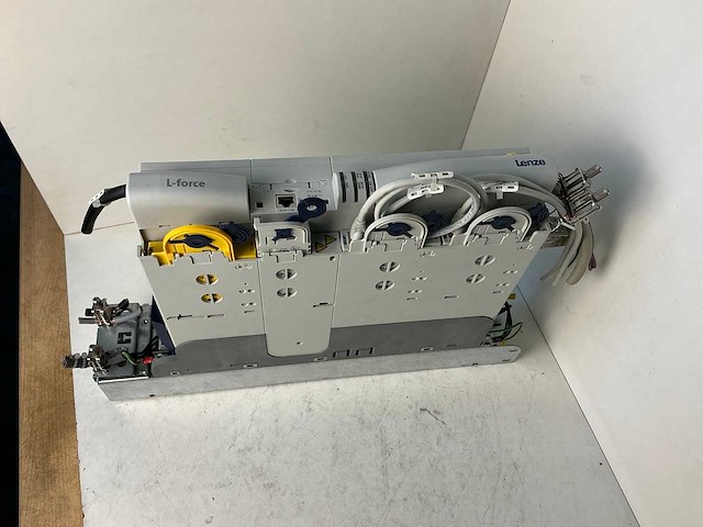 Lenze l-force e94ashe0044 single drive highline frequentieregelaar - afbeelding 2 van  8