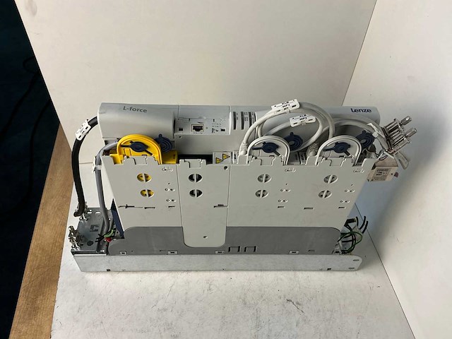 Lenze l-force e94ashe0044 single drive highline frequentieregelaar - afbeelding 2 van  8