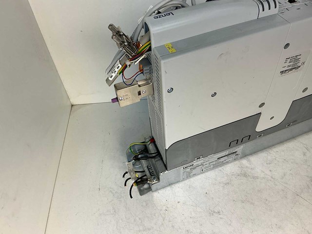Lenze l-force e94ashe0044 single drive highline frequentieregelaar - afbeelding 8 van  8