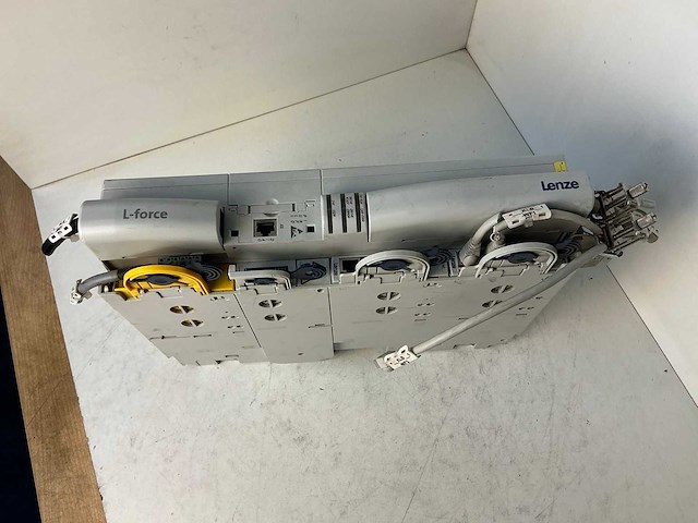 Lenze l-force e94ashe0044 single drive highline frequentieregelaar - afbeelding 2 van  5