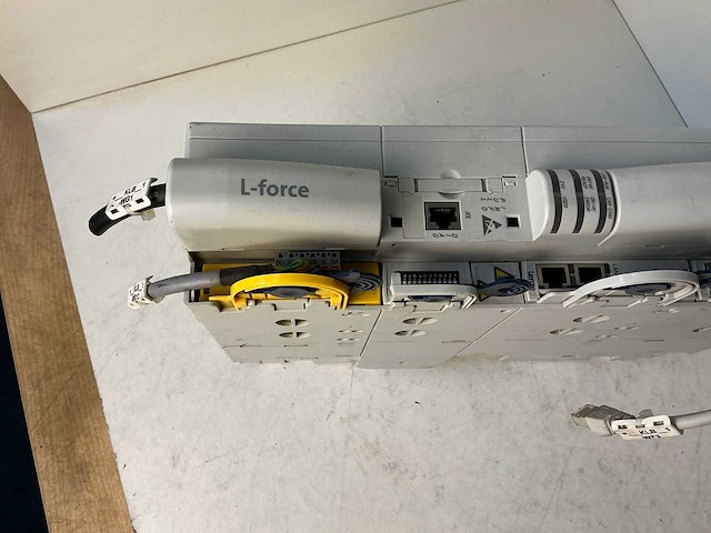 Lenze l-force e94ashe0044 single drive highline frequentieregelaar - afbeelding 4 van  5