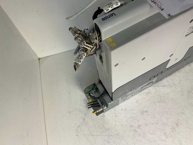 Lenze l-force e94ashe0044 single drive highline frequentieregelaar - afbeelding 10 van  10