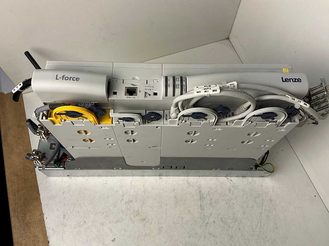 Lenze l-force e94ashe0044 single drive highline frequentieregelaar - afbeelding 3 van  8
