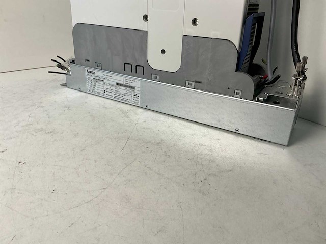 Lenze l-force e94ashe0044 single drive highline frequentieregelaar - afbeelding 3 van  4