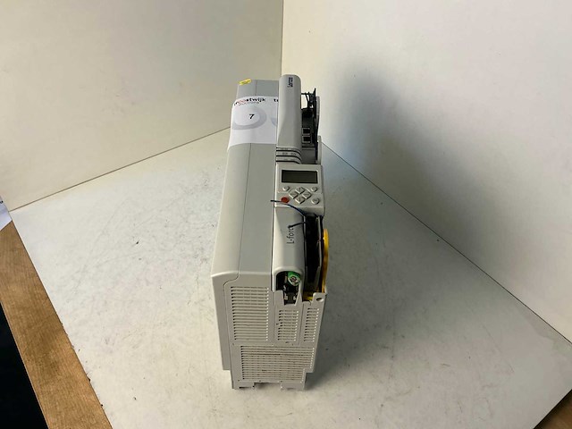 Lenze l-force e94ashe0174 single drive highline frequentieregelaar - afbeelding 2 van  8