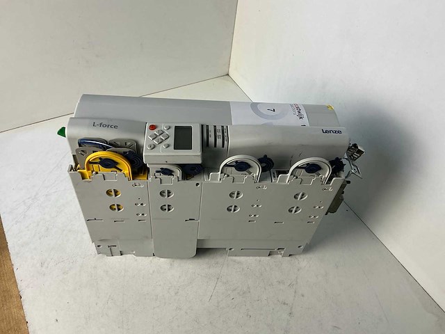 Lenze l-force e94ashe0174 single drive highline frequentieregelaar - afbeelding 3 van  8