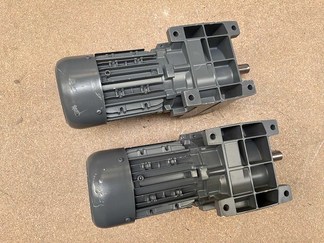 Lenze mdemaxx063-42c0c motorreductor (2x) - afbeelding 4 van  8